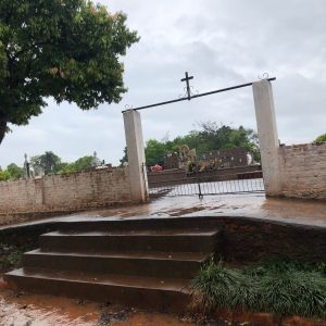 Vereadora Daiane Tibulo indica colocação de corrimões e construção de rampa de acesso a cemitério