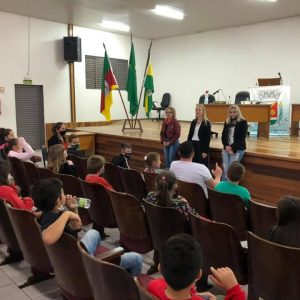 Câmara recebeu visita de alunos da Escola Hermínia Sichinel