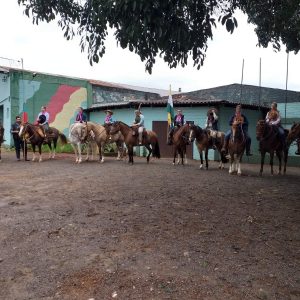 Cavalarianas de Tuparendi e Tucunduva  cavalgam pelo Outubro Rosa