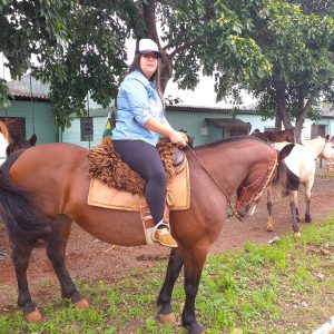 Cavalarianas de Tuparendi e Tucunduva  cavalgam pelo Outubro Rosa