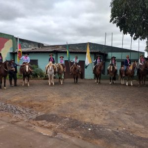 Cavalarianas de Tuparendi e Tucunduva  cavalgam pelo Outubro Rosa