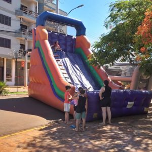 Crianças fizeram a festa na tarde de domingo em Tuparendi  no segundo dia da Programação de Natal