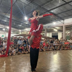 Muita festa para comemorar os 64 anos da Escola Hermínia Sichinel