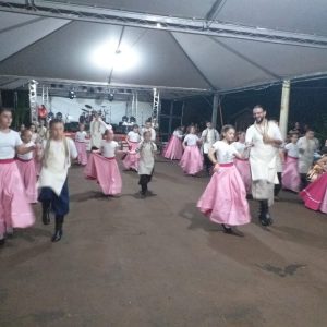 Tradicionalismo tomou conta da Praça Aquiles Turra neste domingo