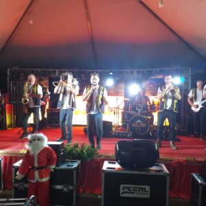 Grande público prestigia chegada do Papai Noel e shows em Tuparendi