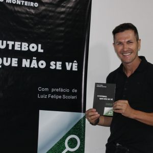 Emoção e alegria marcam  lançamento do livro de Paulo Turra em Tuparendi