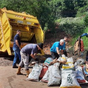 Ação de limpeza no Rio Uruguai no último final de semana em Porto Mauá