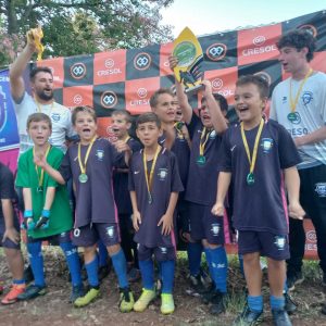 Menino de 9 anos vira herói ao protagonizar lance decisivo na Copa Cresol de Tuparendi