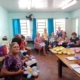 Voluntárias dão os últimos retoques