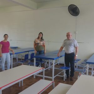 Prefeitura investe no refeitório da  Escola Hermínia Sichinel