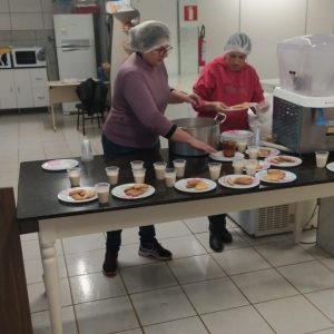 Alunos da Frei Caneca de Porto Mauá estão recebendo café da manhã