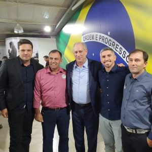 Presidentes do Legislativo de Tuparendi e Porto Mauá participaram de evento do PDT em Brasília