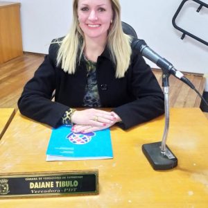 Vereadora Daiane Tibulo demonstra preocupação com velocidade de veículos na Helmuth Gerloff