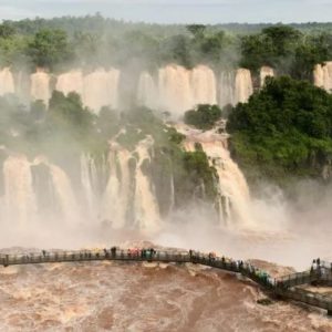 Cataratas do Iguaçu têm a sua maior vazão em 5 anos