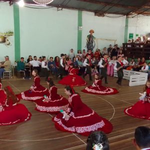 Um show de cultura no CTG Fronteira da Amizade neste domingo