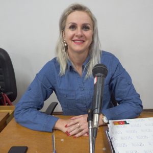 Vereadora Maristela Bloch indica  melhorias nas paradas de ônibus de Tuparendi