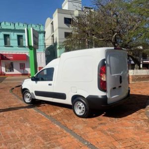 Secretaria de Educação e Cultura de Tuparendi recebe carro zero