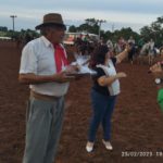 Locutor Hélio dos Santos é homenageado em rodeio na cidade de Santo Cristo