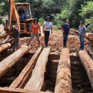 Produtor doa madeiras para reforma de ponte em Tuparendi