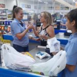 Vereadoras homenagearam mulheres que atuam no ramo de supermercado