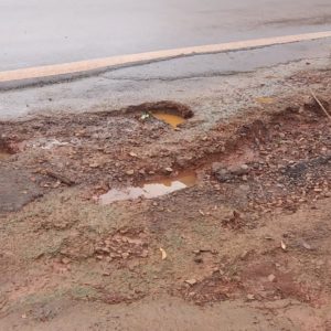 Vereadora Daiane Tibulo solicita melhorias em rua de Cinquentenário