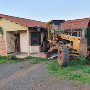 Patrola desgovernada invade casa em Porto Mauá