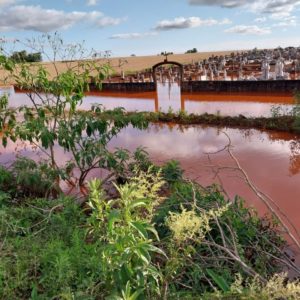 Cemitério de Esquina Dunke  em Tuparendi ficou alagado