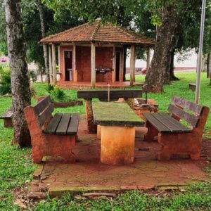 Vereadora Claudete solicita melhorias na "Praça do Triângulo"