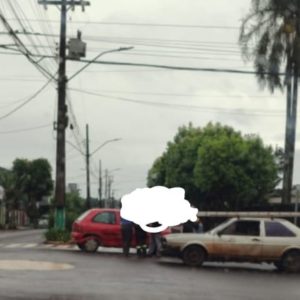 Acidente de trânsito no centro de Tuparendi