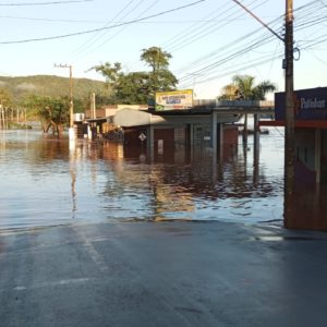 Rio Uruguai está baixando em Porto Mauá mas travessia segue suspensa