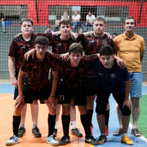 Municipal de Futsal e Vôlei teve jogos das categorias de base nesta segunda