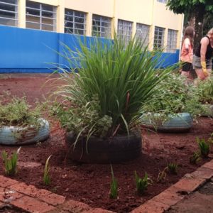 Direção do Yeté trabalha para deixar escola mais bonita para volta às aulas