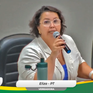 Vereadora Eliza  quer mais bancos em frente a unidades de saúde