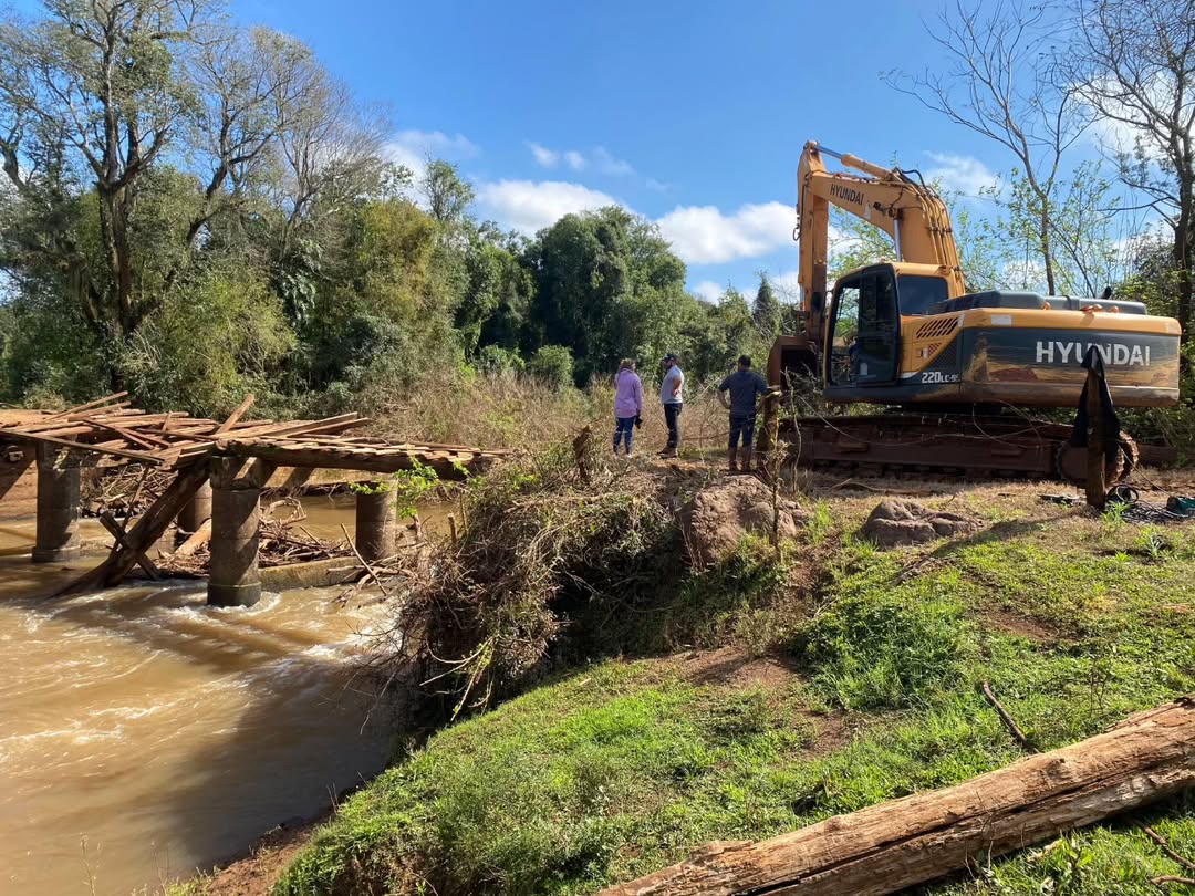 RECONSTRUÇÃO DA PONTE (4)